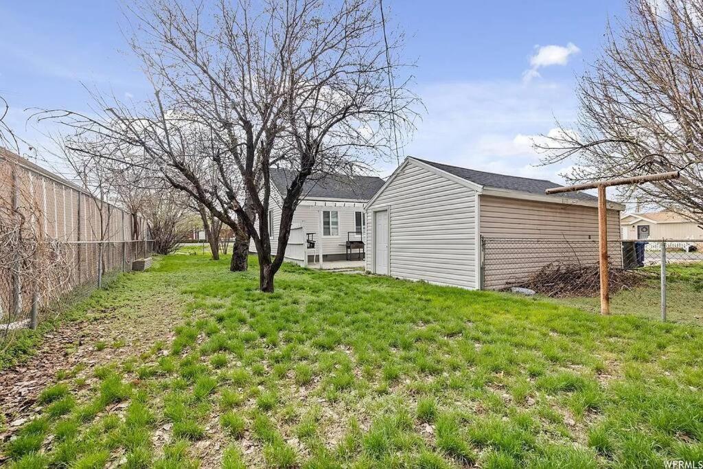 Cute Entire Small House With Large Yard! Pets Welcome! 웨스트밸리시티 외부 사진