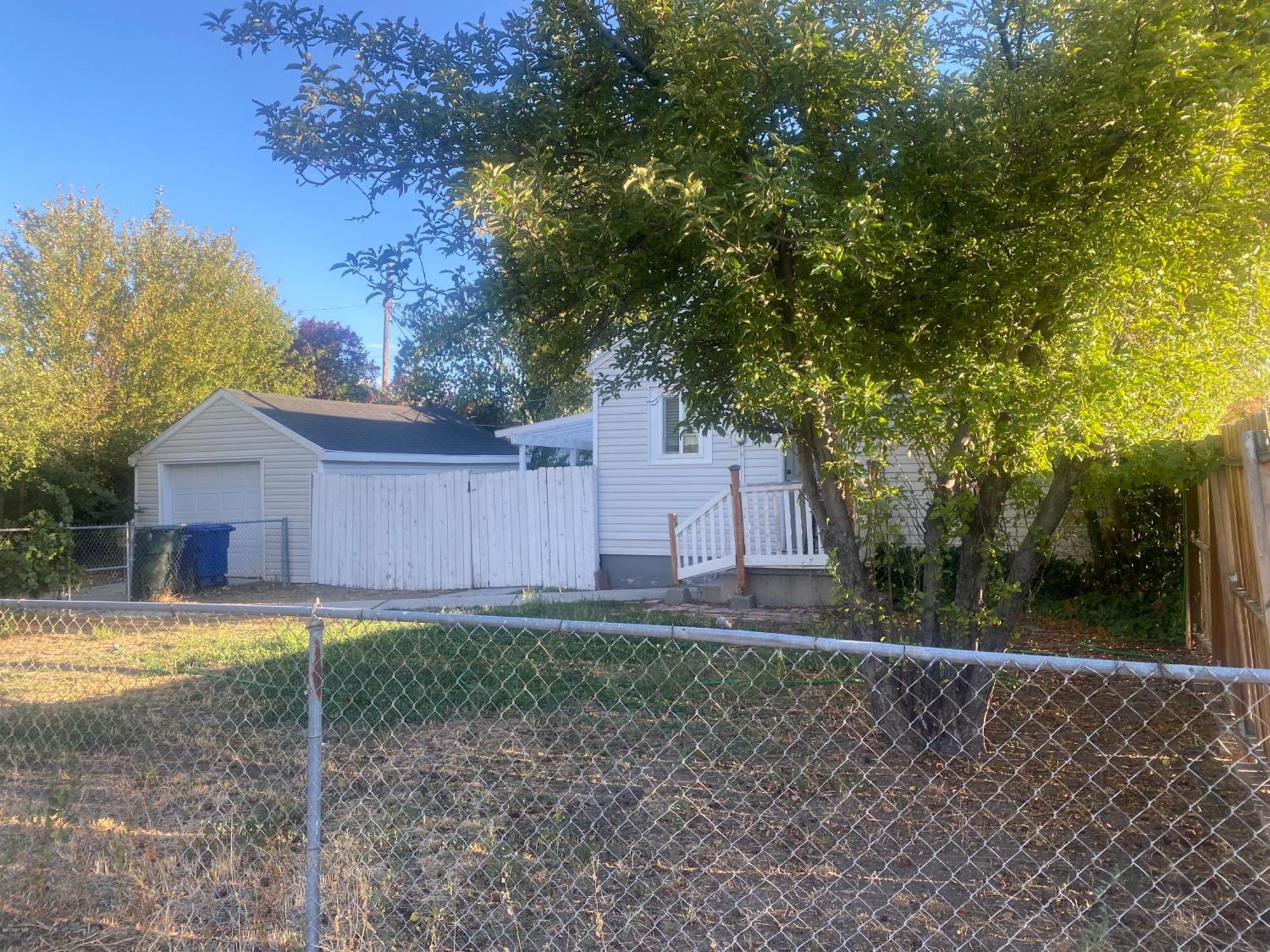 Cute Entire Small House With Large Yard! Pets Welcome! 웨스트밸리시티 외부 사진