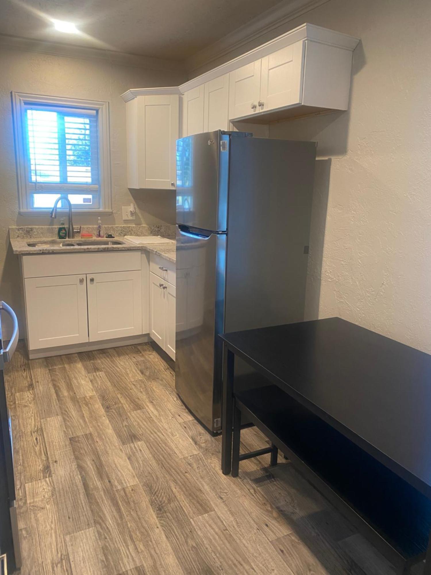 Cute Entire Small House With Large Yard! Pets Welcome! 웨스트밸리시티 외부 사진